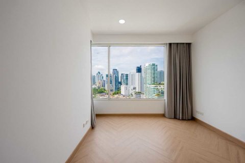 Condo in Bangkok, Thailand, 2 bedrooms  № 142922 - photo 6