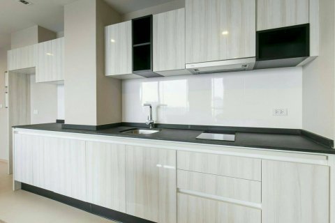 Condo in Bangkok, Thailand, 1 bedroom  № 143051 - photo 4