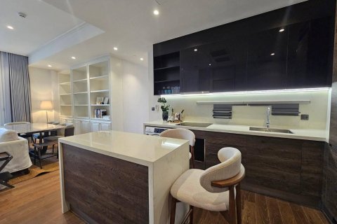 Condo in Pathum Wan, Bangkok, Thailand, 2 bedrooms  № 123823 - photo 13