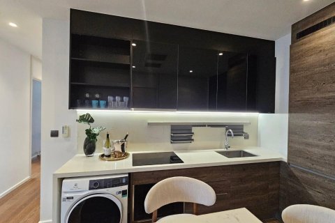 Condo in Pathum Wan, Bangkok, Thailand, 2 bedrooms  № 123823 - photo 12