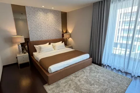 Condo in Watthana, Bangkok, Thailand, 2 bedrooms  № 123822 - photo 2