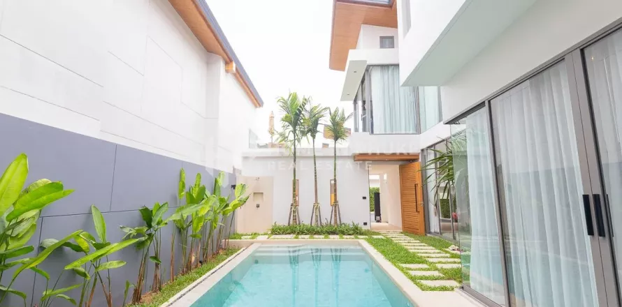 House in Phuket, Thailand 3 bedrooms № 130979