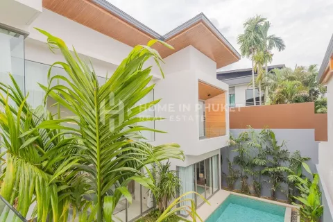 House in Phuket, Thailand 3 bedrooms № 130979 - photo 28