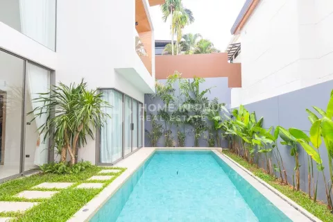 House in Phuket, Thailand 3 bedrooms № 130979 - photo 2