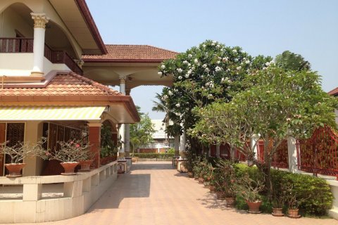 House in Chiang Mai, Thailand 5 bedrooms № 121839 - photo 4