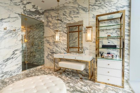 Condo in Bang Rak, Bangkok, Thailand, 3 bedrooms № 123736 - photo 12