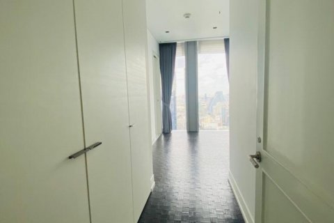 Condo in Bang Rak, Bangkok, Thailand, 3 bedrooms  № 123737 - photo 21