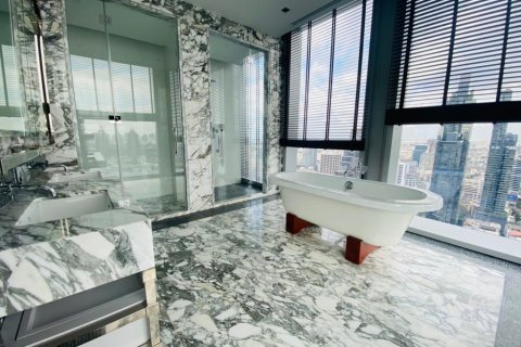 Condo in Bang Rak, Bangkok, Thailand, 3 bedrooms  № 123737 - photo 16