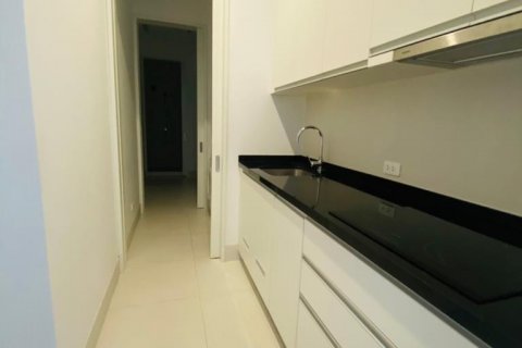Condo in Bang Rak, Bangkok, Thailand, 3 bedrooms  № 123737 - photo 9
