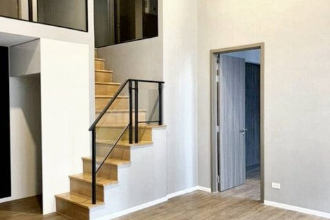 Дуплекс в Хуай Кванге, Бангкок, Таиланд с 3 спальнями  № 101766 - фото 3