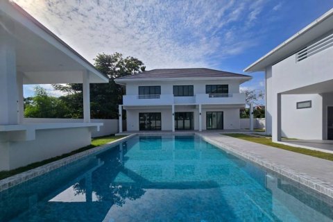 Villa in Rawai, Thailand 4 bedrooms № 124468 - photo 3