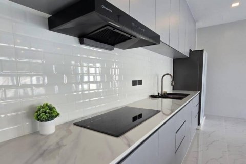 Villa in Rawai, Thailand 4 bedrooms № 124468 - photo 7