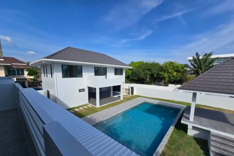 Villa in Rawai, Thailand 4 bedrooms № 124468 - photo 4