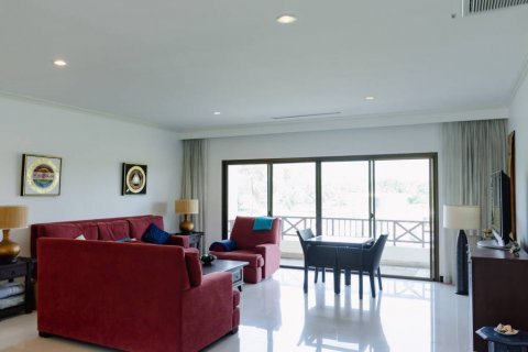 Кондоминиум с 3 спальнями в Ча-аме, Таиланд № 124382 - фото 2