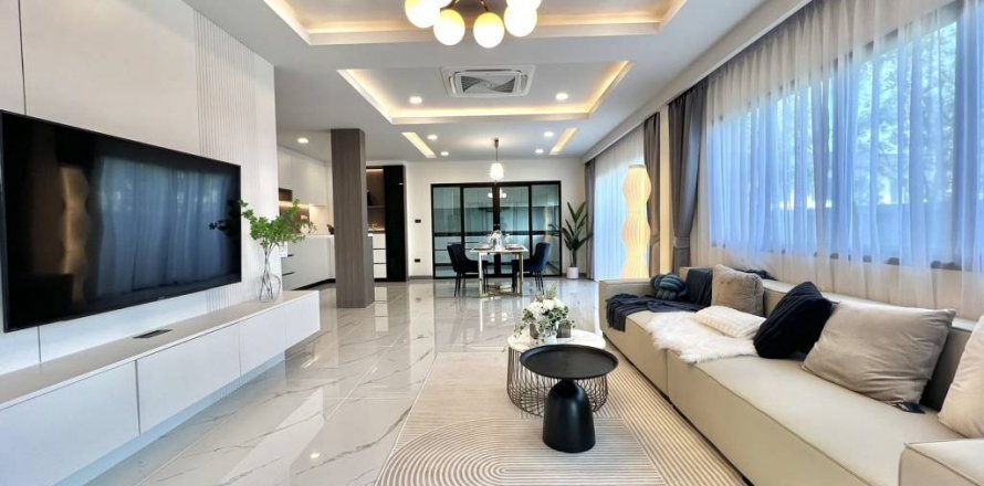 Дом в Паттайе, Таиланд с 5 спальнями  № 86803