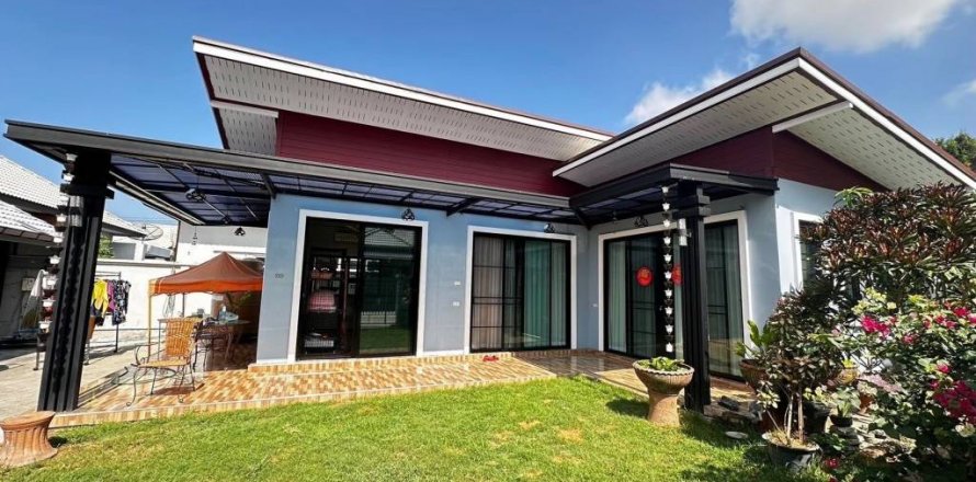 House in Bang Lamung, Thailand 6 bedrooms № 106971