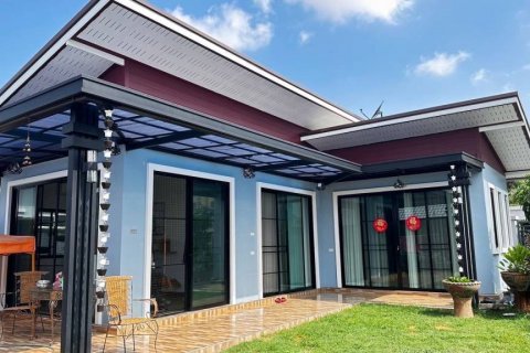 House in Bang Lamung, Thailand 6 bedrooms № 106971 - photo 2