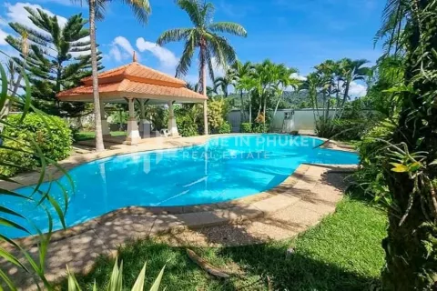 House in Kathu, Thailand 4 bedrooms № 131751 - photo 3