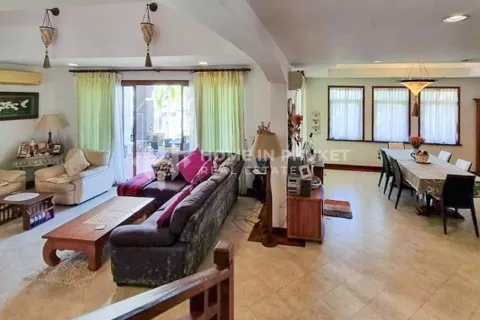 House in Kathu, Thailand 4 bedrooms № 131751 - photo 6