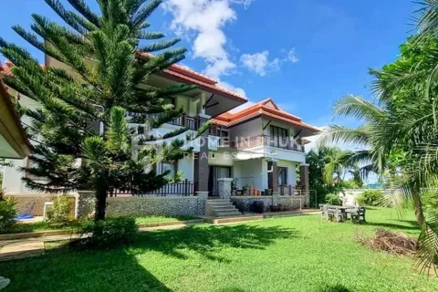 House in Kathu, Thailand 4 bedrooms № 131751 - photo 1