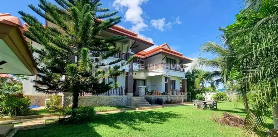 House in Kathu, Thailand 4 bedrooms № 131751