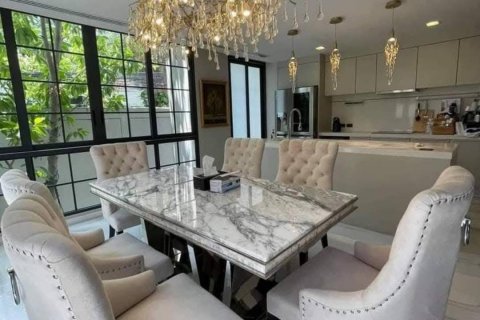 Condo à Watthana, Bangkok, Thaïlande, 4 chambres  № 124021 - photo 12