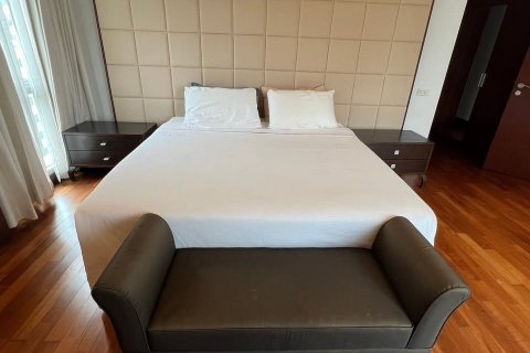 Condo à Pathum Wan, Bangkok, Thaïlande, 3 chambres  № 124023 - photo 8