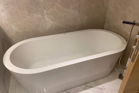 Condo in Pathum Wan, Bangkok, Thailand, 2 bedrooms  № 124025 - photo 10