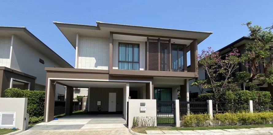 Дом в Бангкапи, Бангкок, Таиланд с 4 спальнями  № 124022