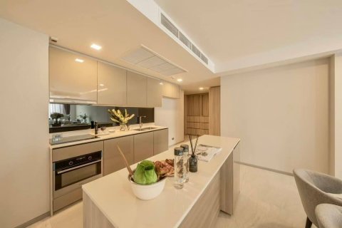 Condo in Watthana, Bangkok, Thailand, 3 bedrooms  № 124019 - photo 16