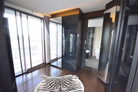 Condo in Bangkok, Thailand, 3 bedrooms  № 143955 - photo 11