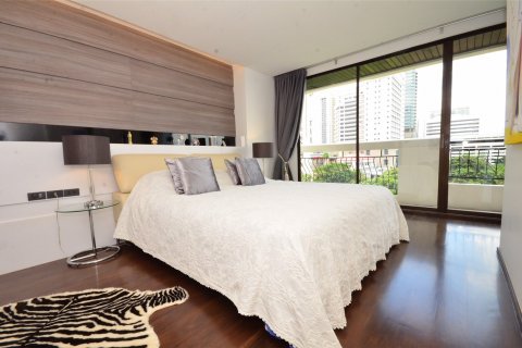 Condo in Bangkok, Thailand, 3 bedrooms  № 143955 - photo 5