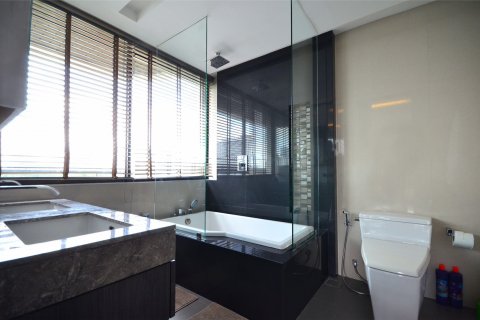 Condo in Bangkok, Thailand, 3 bedrooms  № 143955 - photo 7