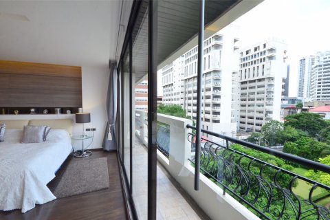 Condo in Bangkok, Thailand, 3 bedrooms  № 143955 - photo 6