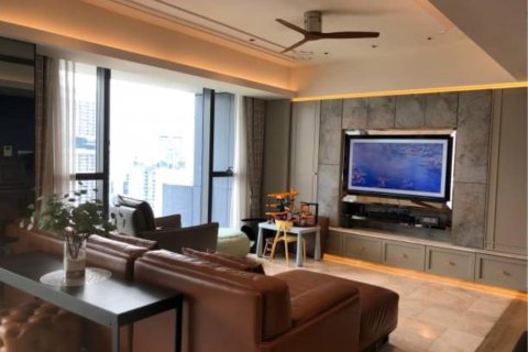 Condo in Sathon, Bangkok, Thailand, 3 bedrooms  № 123703 - photo 1