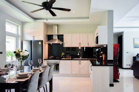 Дом в Паттайе, Таиланд с 4 спальнями  № 123560 - фото 17