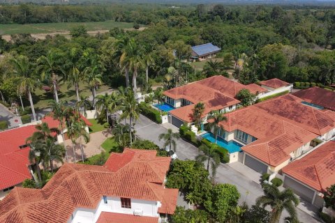 Дом в Паттайе, Таиланд с 4 спальнями  № 123560 - фото 3