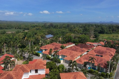 Дом в Паттайе, Таиланд с 4 спальнями  № 123560 - фото 4