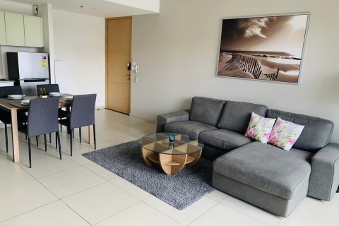 Condo in Bangkok, Thailand, 2 bedrooms  № 143379 - photo 1