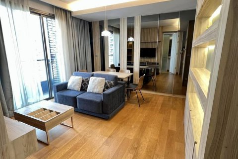 Condo in Bangkok, Thailand, 2 bedrooms  № 143384 - photo 1