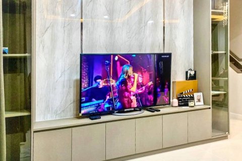 Дом в Бангкоке, Таиланд с 3 спальнями  № 126698 - фото 2