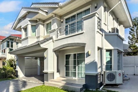 House in Bang Phli Yai, Thailand 3 bedrooms № 126701 - photo 1