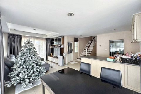 House in Bang Phli Yai, Thailand 3 bedrooms № 126701 - photo 6