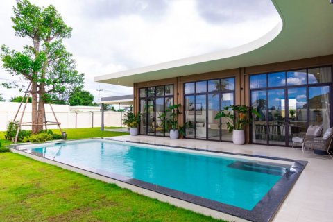 Villa in Hua Hin, Thailand 3 bedrooms № 126696 - photo 1