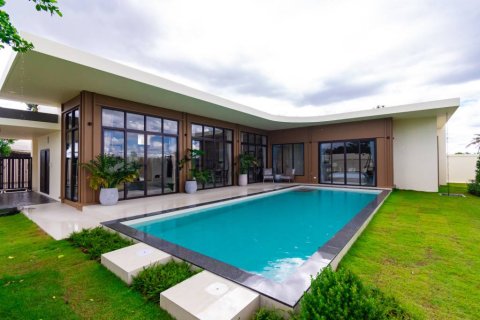 Villa in Hua Hin, Thailand 3 bedrooms № 126696 - photo 2