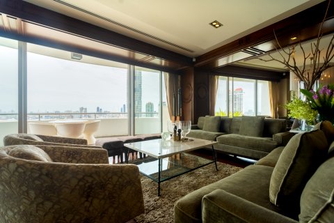 Кондоминиум с 2 спальнями в Бангкоке, Таиланд № 143616 - фото 1