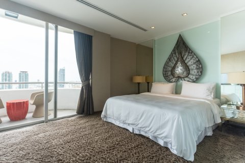 Кондоминиум с 2 спальнями в Бангкоке, Таиланд № 143616 - фото 16