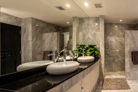 Кондоминиум с 2 спальнями в Бангкоке, Таиланд № 143616 - фото 19