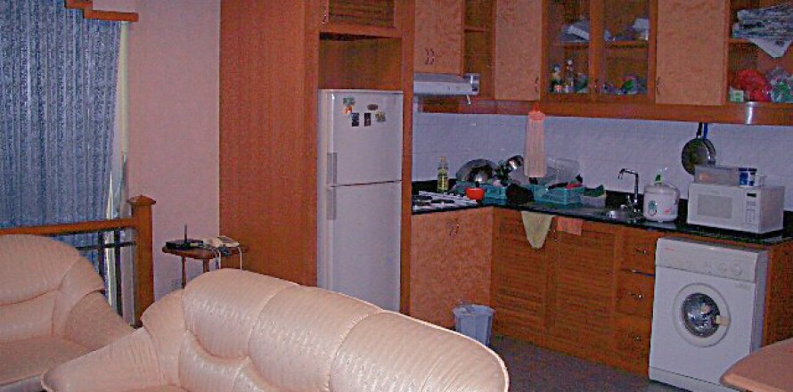 Condo in Bangkok, Thailand, 2 bedrooms  № 143613