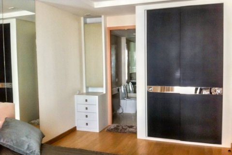 Condo in Bangkok, Thailand, 1 bedroom  № 115899 - photo 3